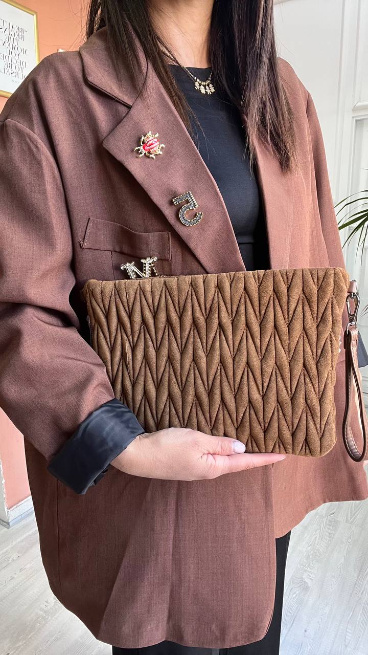 Giacca Marrone Con Spille Removibili