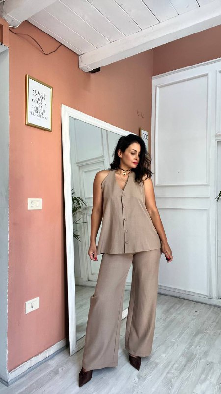 Coordinato Con Bottoni Beige