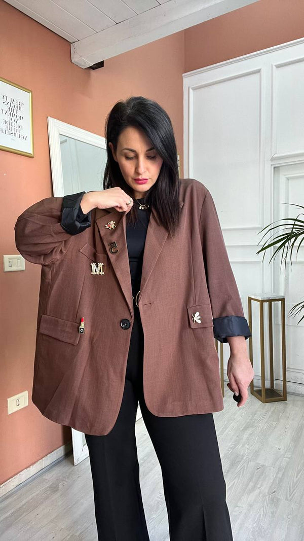 Giacca Marrone Con Spille Removibili