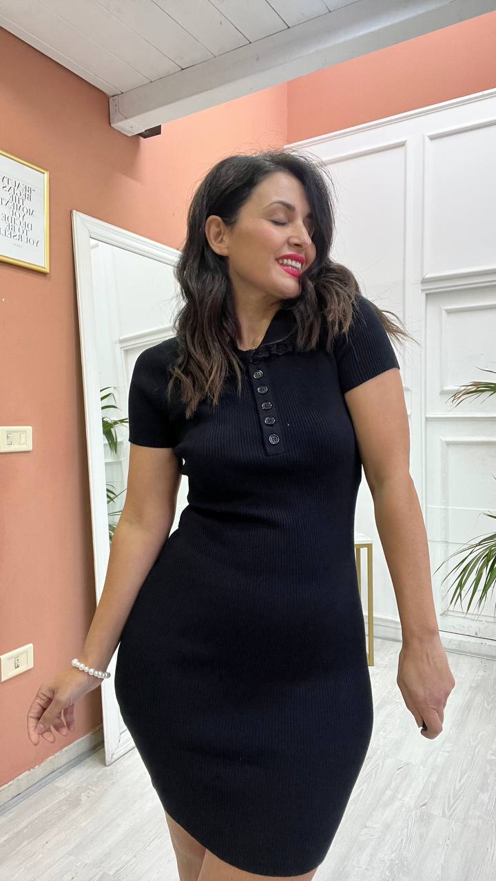 Abitino A Costine Nero Con Colletto