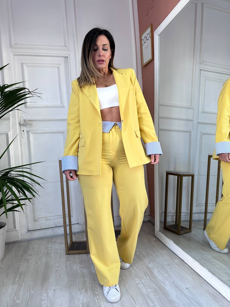 TAILLEUR GIALLO CON POLSINI A RIGHE