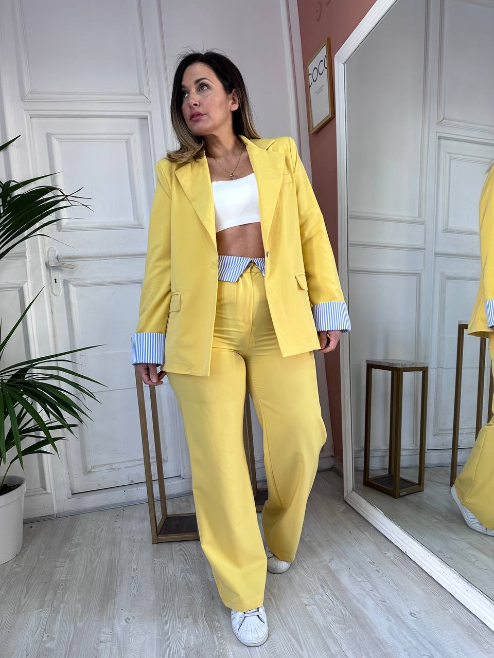 TAILLEUR GIALLO CON POLSINI A RIGHE