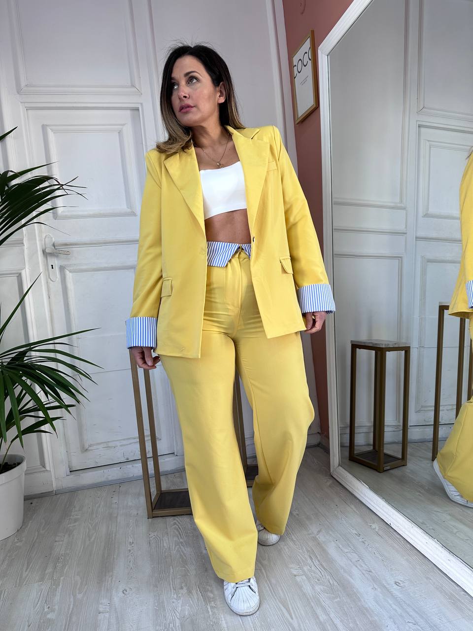 TAILLEUR GIALLO CON POLSINI A RIGHE