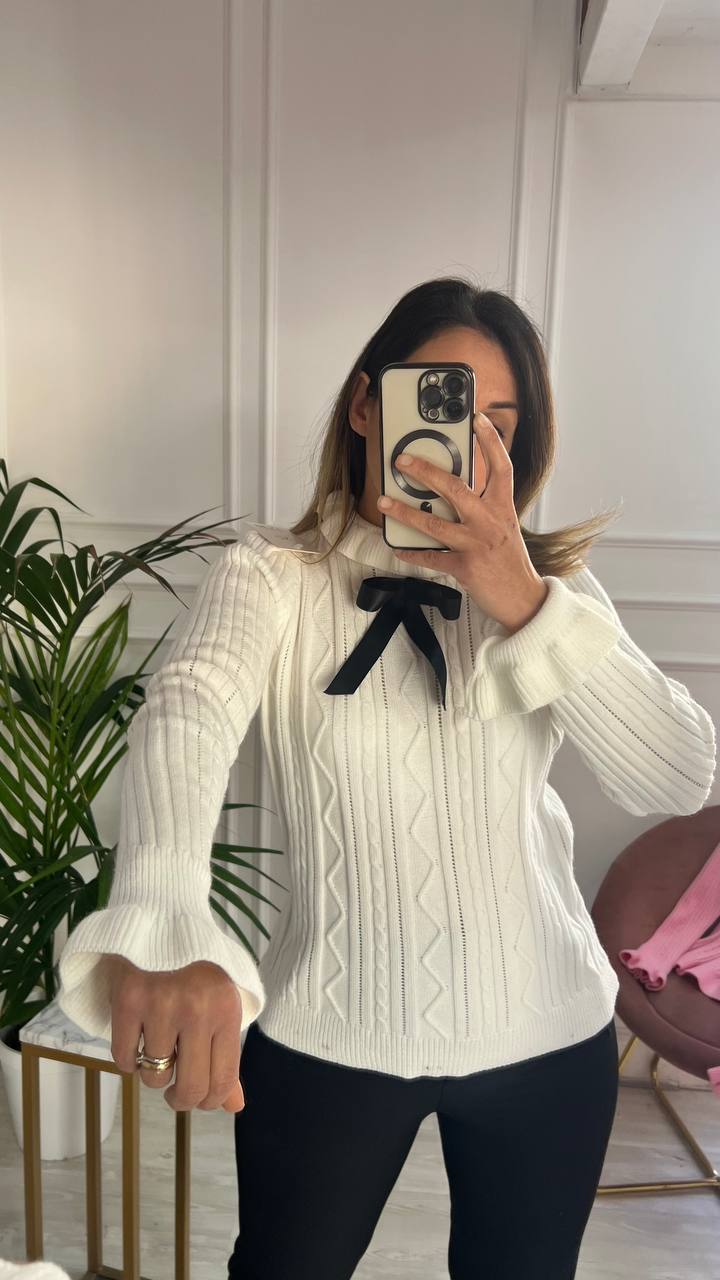 PULL BIANCO CON FIOCCO