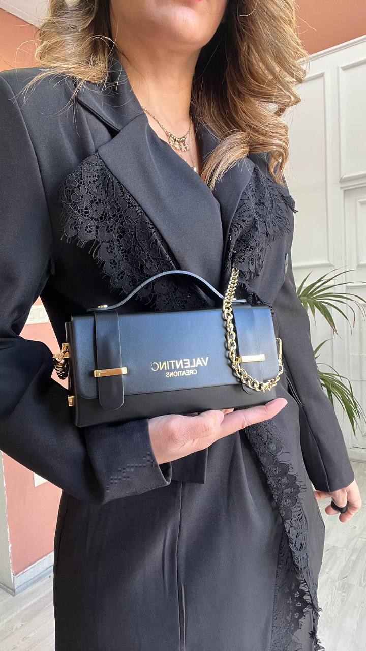 Tailleur con pizzo nero