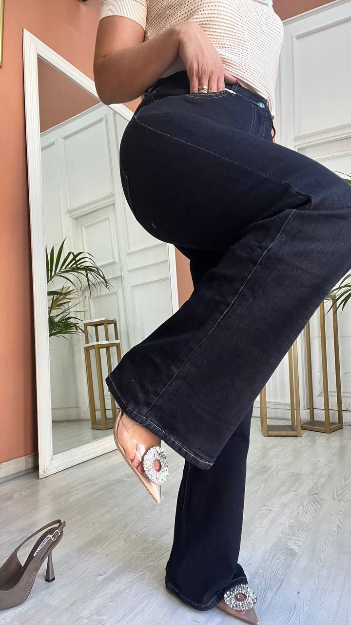 JEANS SCURO A ZAMPA