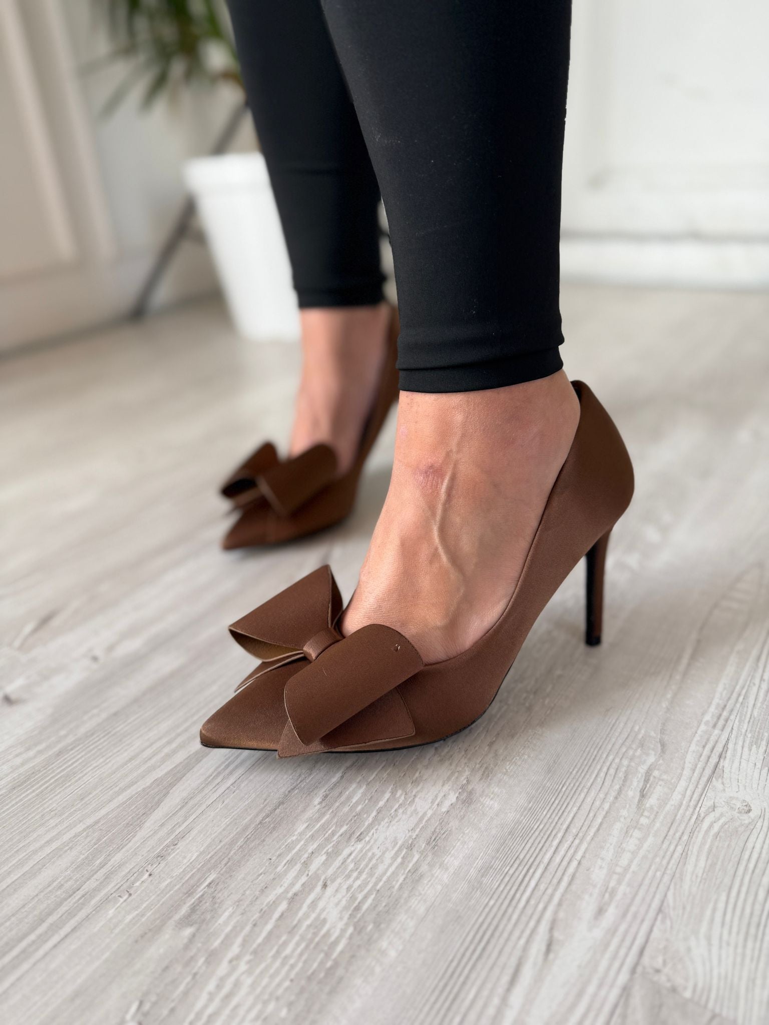 Decollete' Fiocco Marrone