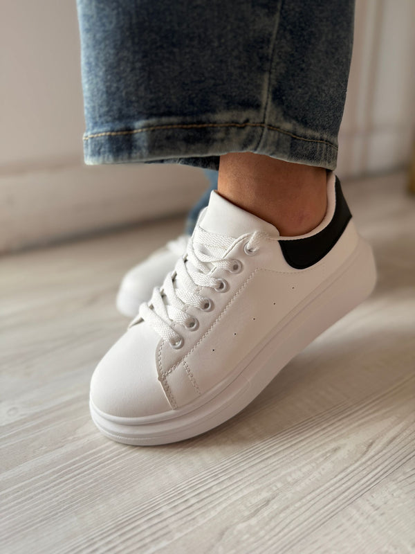 Scarpetta white